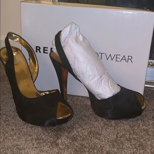 Report footwear heel size 9.5 color taupe